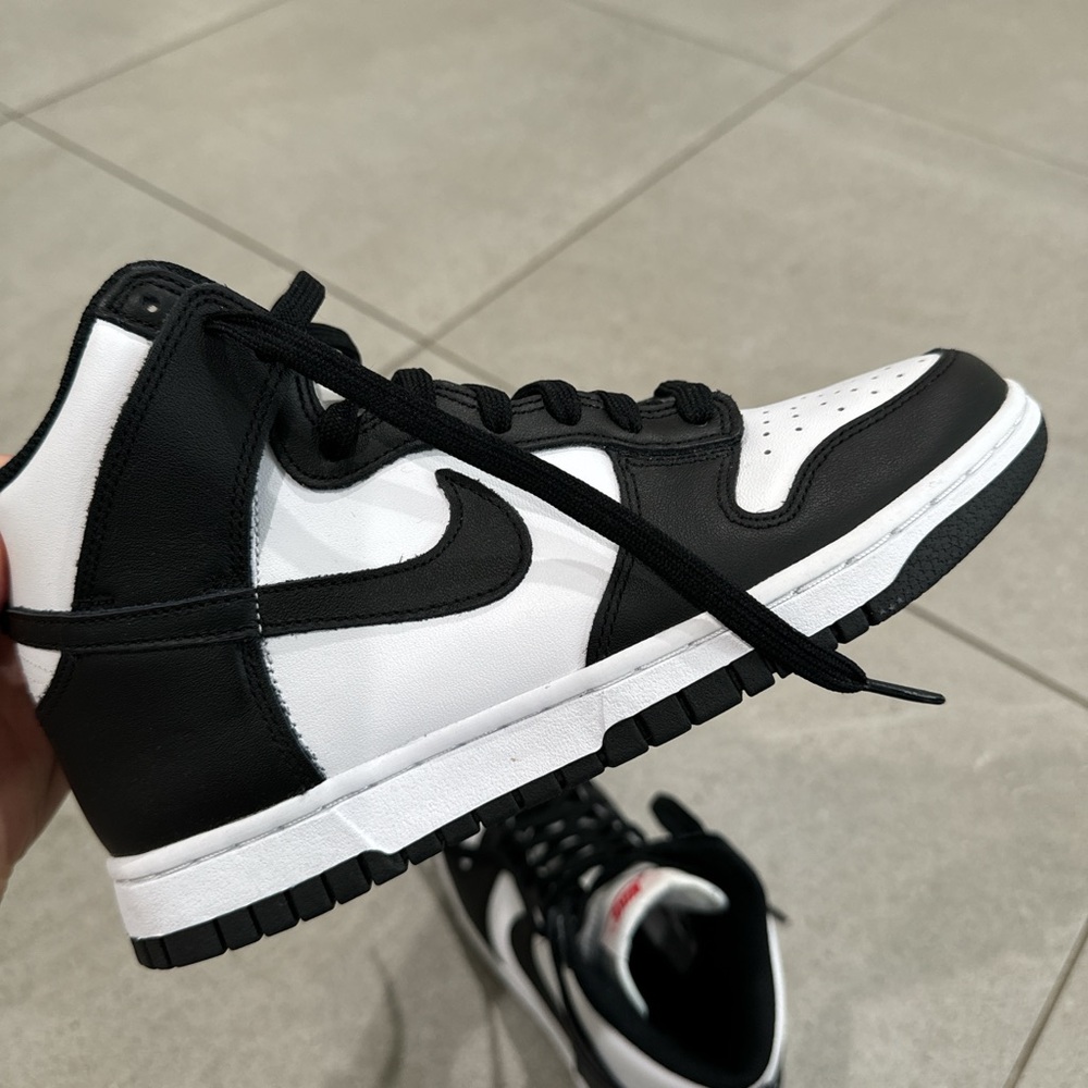 Brand New - Nike high tops, size US 7.